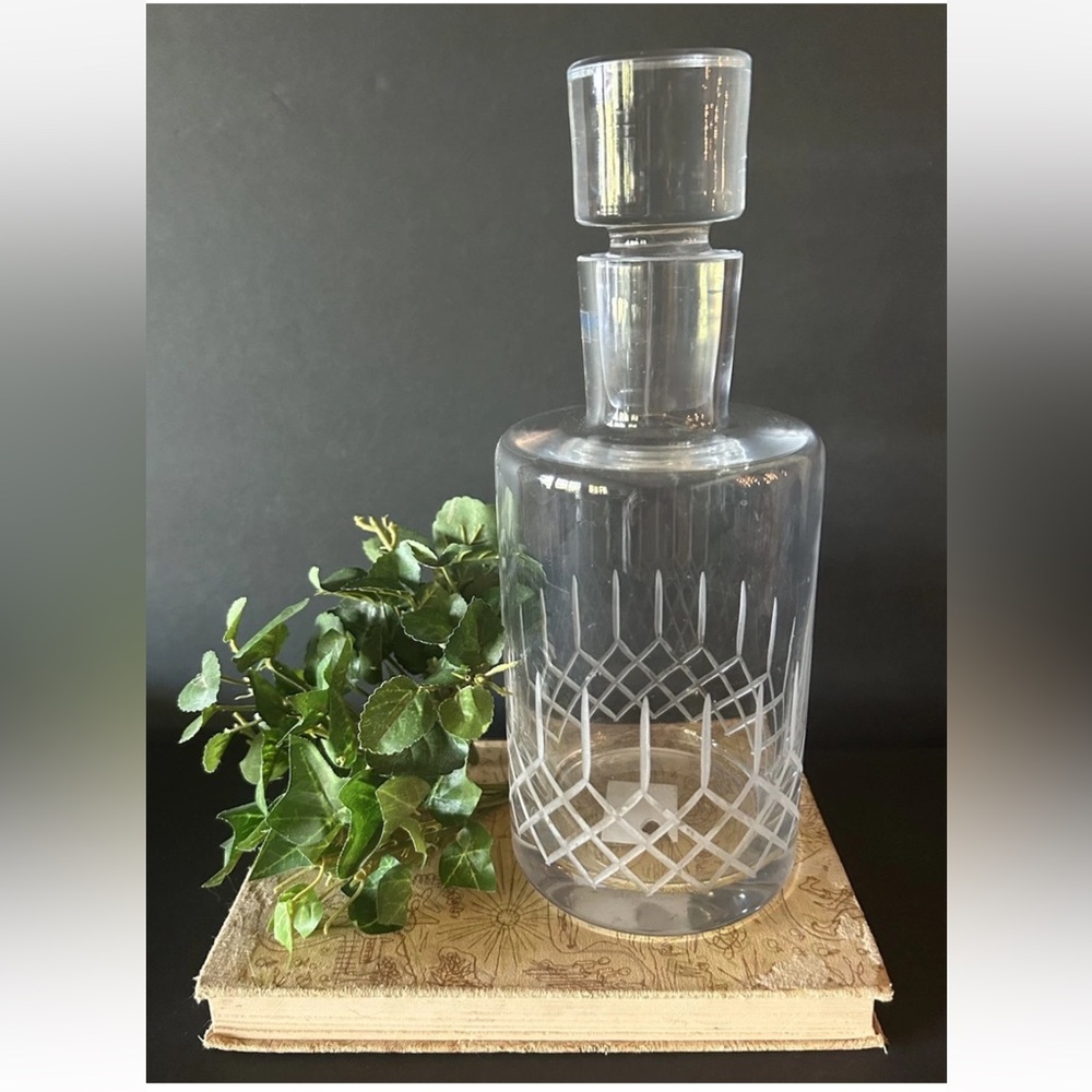 Krosno Legend Poland Whiskey Liquor Decanter 10.5" Etched‎ Design NOS